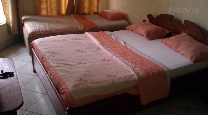 Celena Plaza Motel