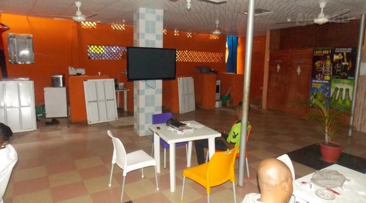 Opracini Hotel and Lounge