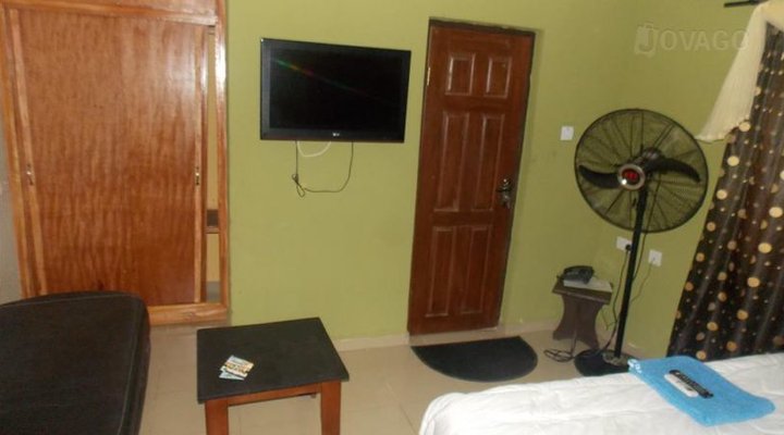 Opracini Hotel and Lounge
