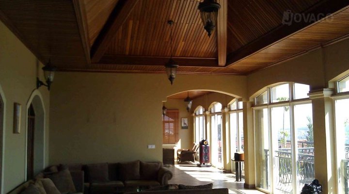 Rebero Holiday Inn