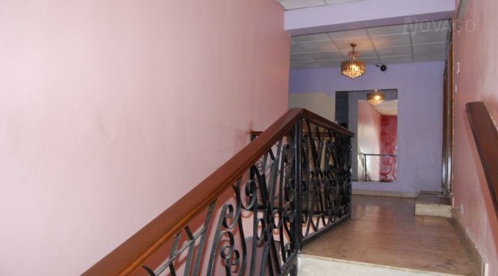 Nibraz Suites And Bars