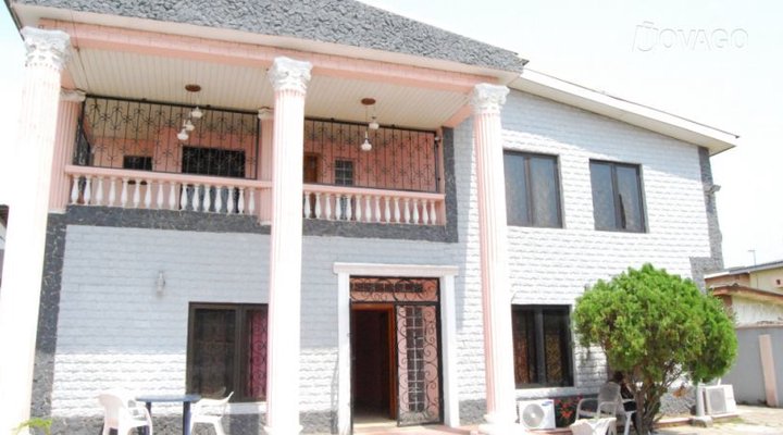 Nibraz Suites And Bars