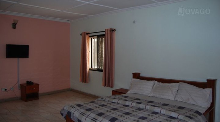 Nibraz Suites And Bars