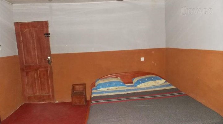 Road River Guest House