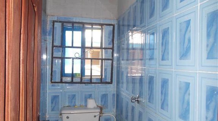 Road River Guest House