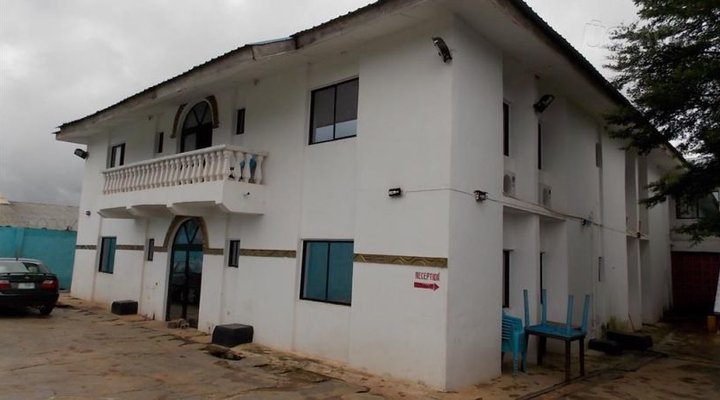 Ajaba A-Z Charley's Hotel