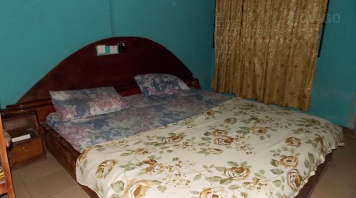 Ajaba A-Z Charley's Hotel