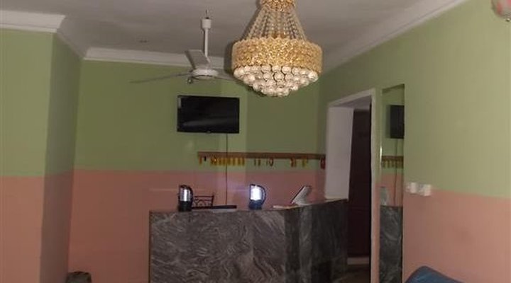 De Royal Cave Hotel Limited