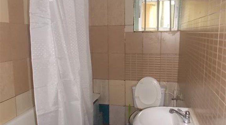 De Royal Cave Hotel Limited