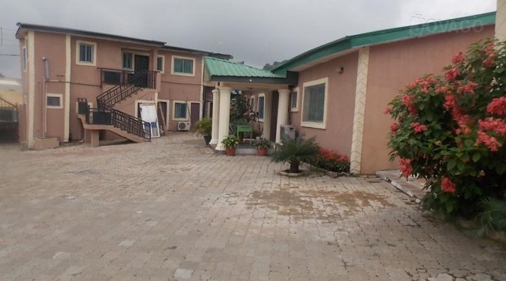 De Royal Cave Hotel Limited