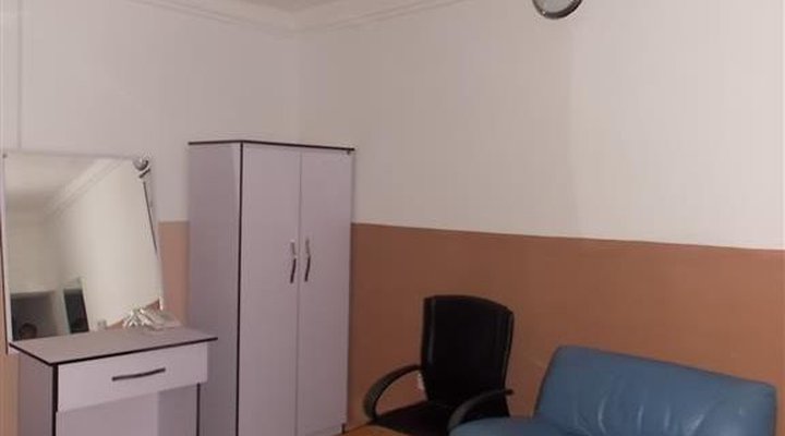 De Royal Cave Hotel Limited