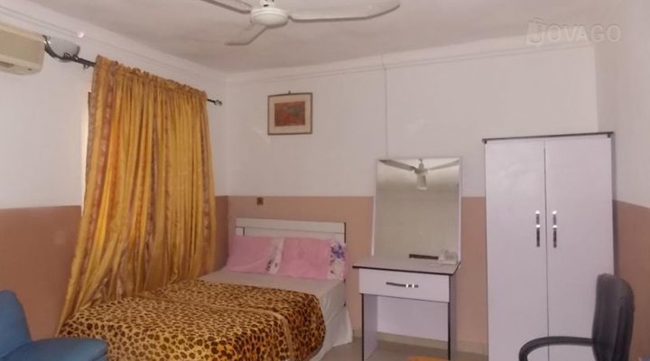 De Royal Cave Hotel Limited