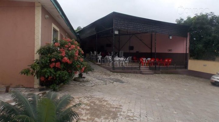 De Royal Cave Hotel Limited