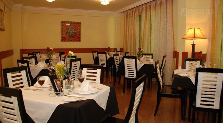 Adot Tina Hotel