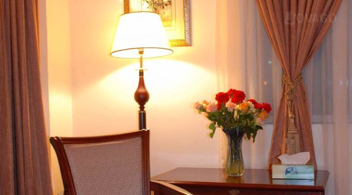 Adot Tina Hotel