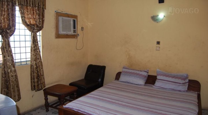 Eleshin Dudu Hotel And Suites