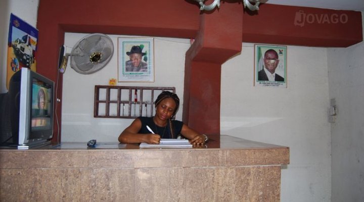 Eleshin Dudu Hotel And Suites