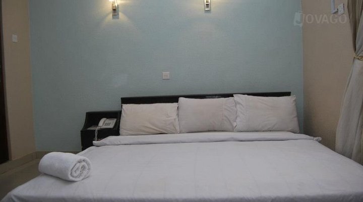 Limelite Hotel and Suites