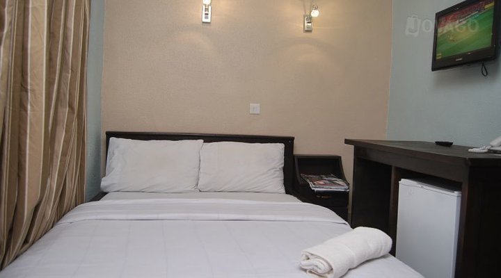 Limelite Hotel and Suites