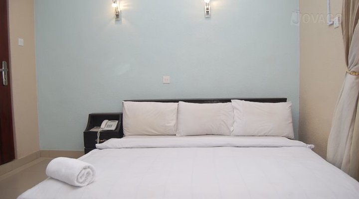 Limelite Hotel and Suites