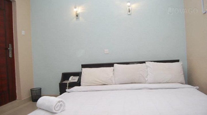 Limelite Hotel and Suites