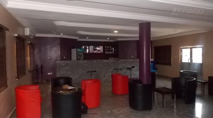 Crestwood Hotels & Suites LTD
