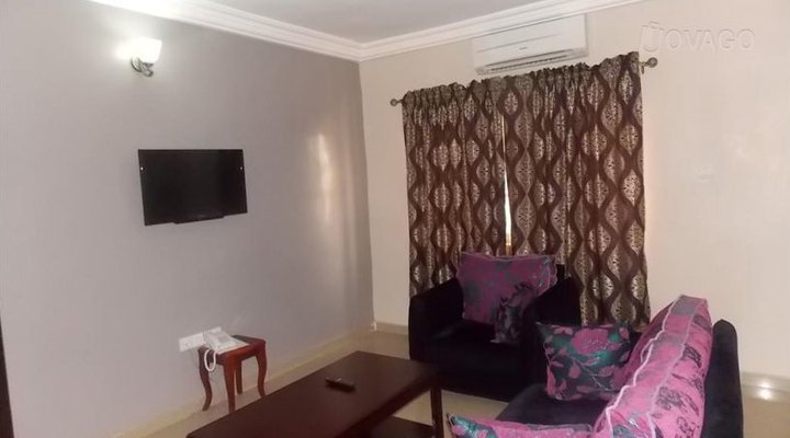 Crestwood Hotels & Suites LTD