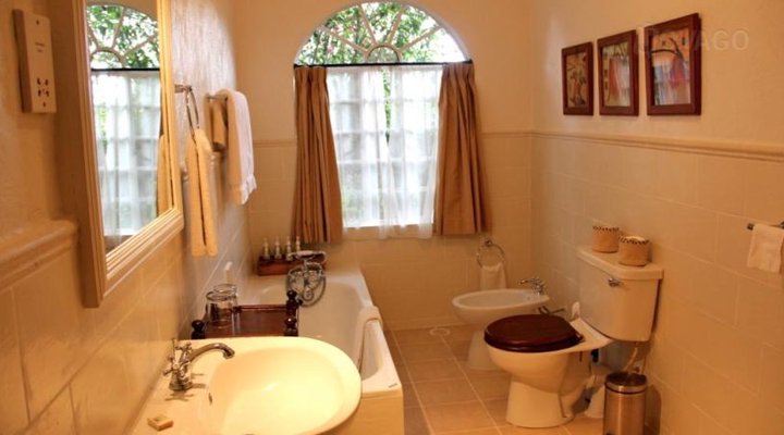 Kiangazi House