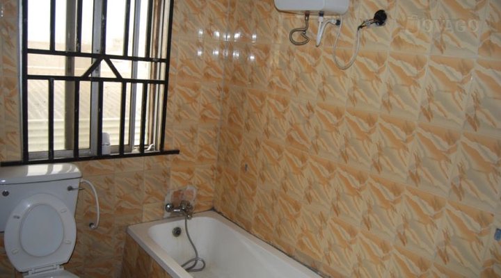 Osaaz Pool Bar And Lodging