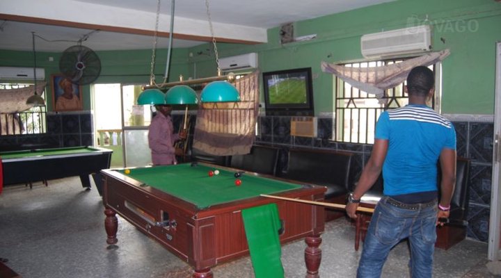 Osaaz Pool Bar And Lodging