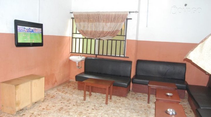 Osaaz Pool Bar And Lodging