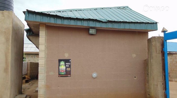 Happiness Hotel & Bar