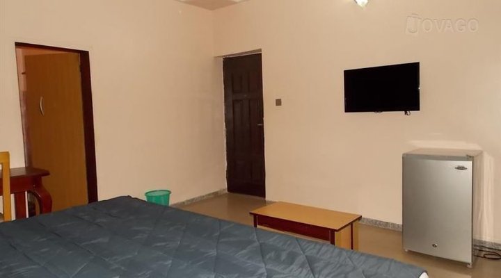 112 Guest House & Suite