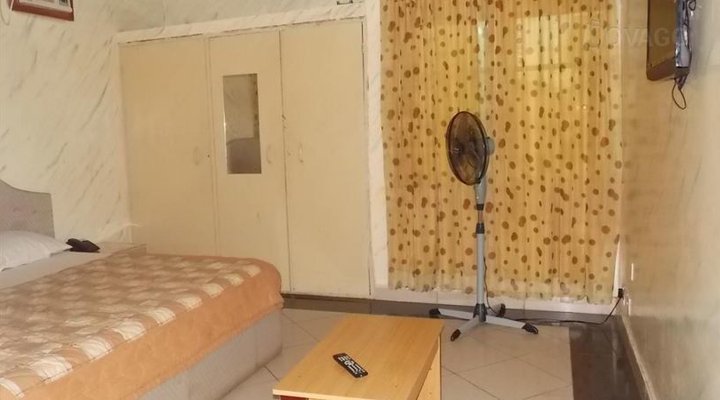 112 Guest House & Suite