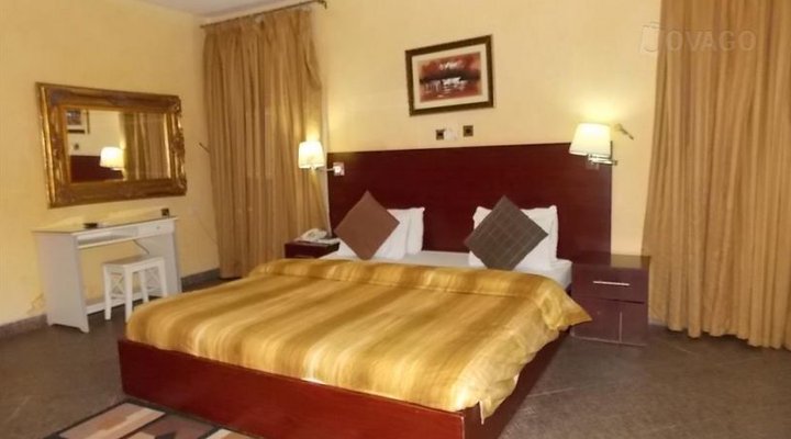 Eden Crest by Cirios Hotels