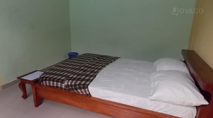 Delizon and Elvee Guest House