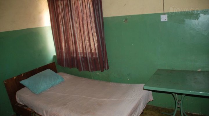 Cris Rock Guest Inn (Annex)