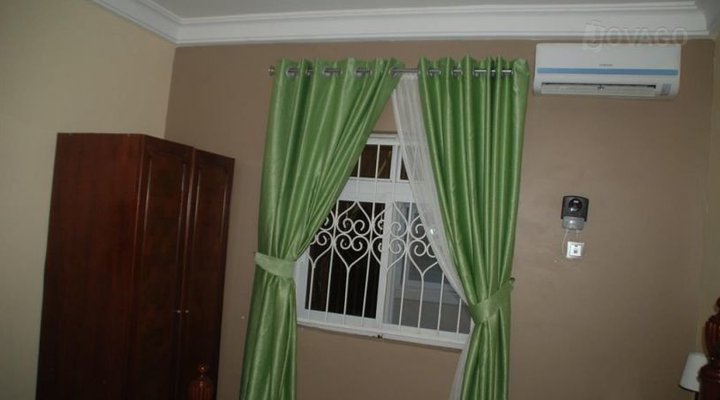 Emerald Suites