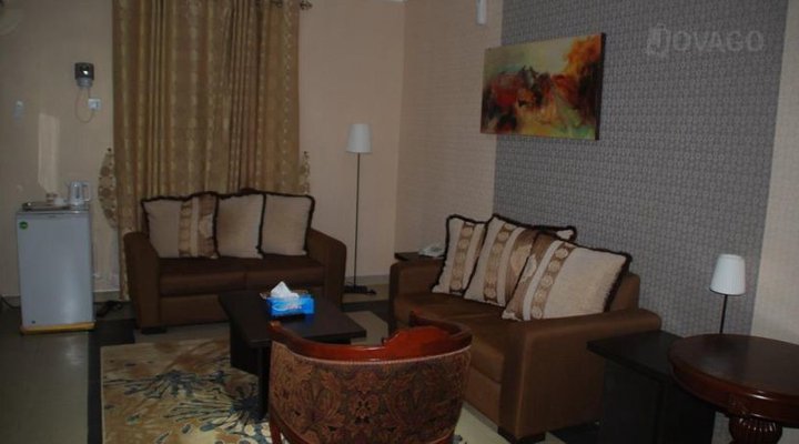 Emerald Suites