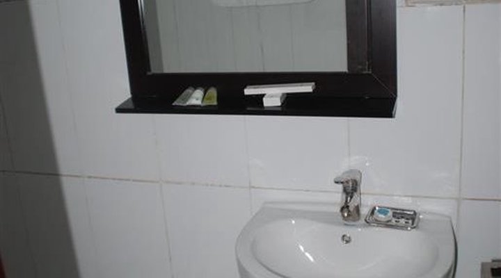 Emerald Suites
