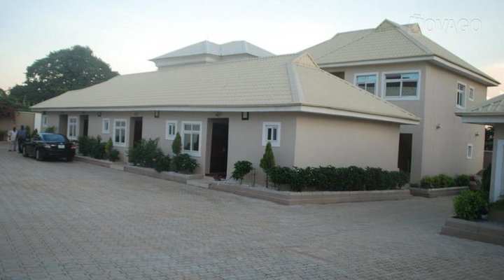 Emerald Suites