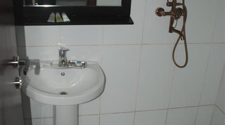Emerald Suites