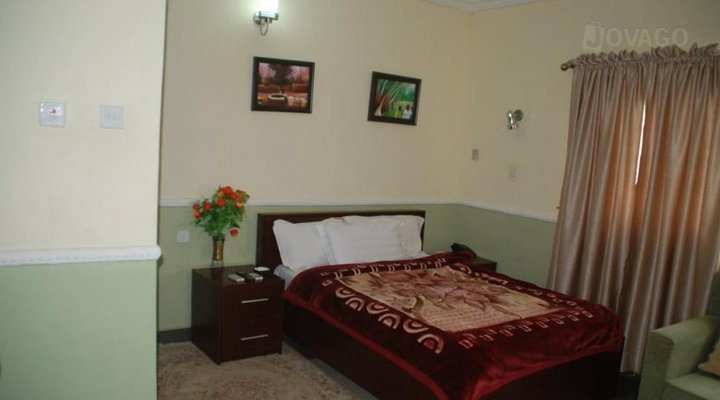 Naerls Suites And Conference Centre