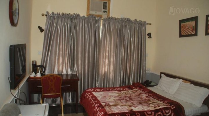 Naerls Suites And Conference Centre