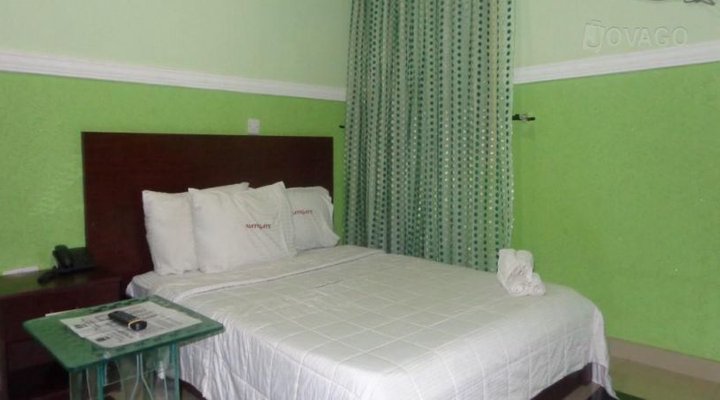 Maingate Hotel & Suites