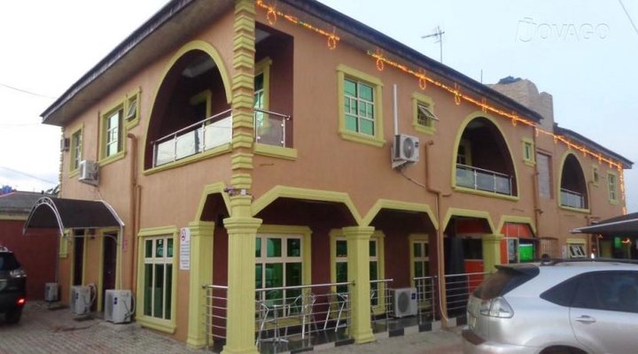 Maingate Hotel & Suites