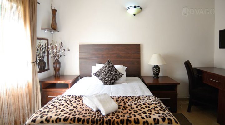 Guest Paradise Lodge