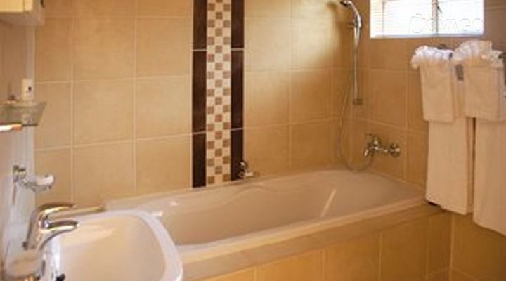 Guest Paradise Lodge