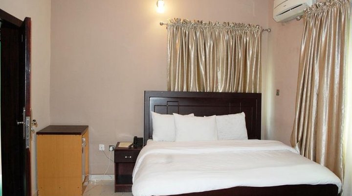 Easyreach Court Hotel