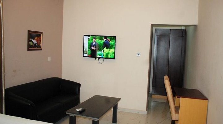 Easyreach Court Hotel